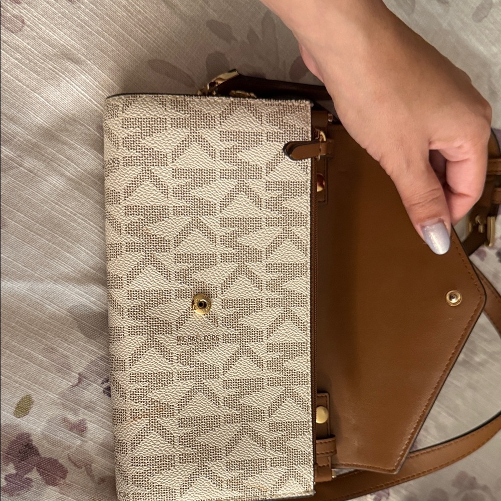 Michael Kors Brown and Cream Wallet Bag - Picture 4 of 7